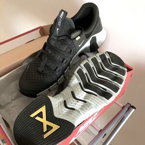 Nike Men’s Free MetCon Sneakers size 11